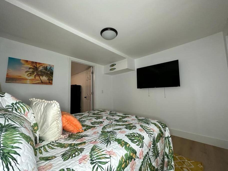 Sleeps 3, Casa Tropical In Miami Apartment Exterior photo