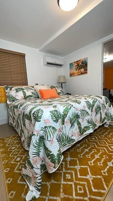 Sleeps 3, Casa Tropical In Miami Apartment Exterior photo