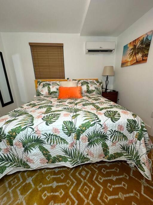 Sleeps 3, Casa Tropical In Miami Apartment Exterior photo